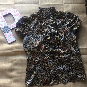 Worthinton size xl top animal print with ruffles